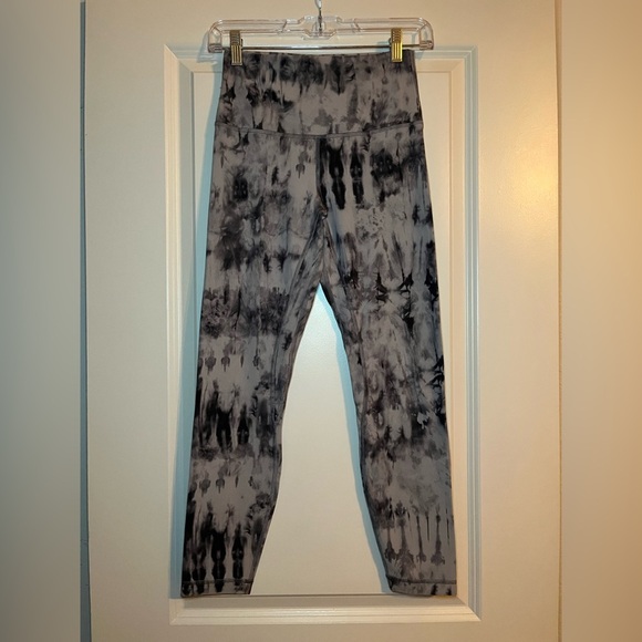 Lululemon Align Pant II 25" in Game Day Dark Chrome Black Multi Size 6 - Picture 2 of 8